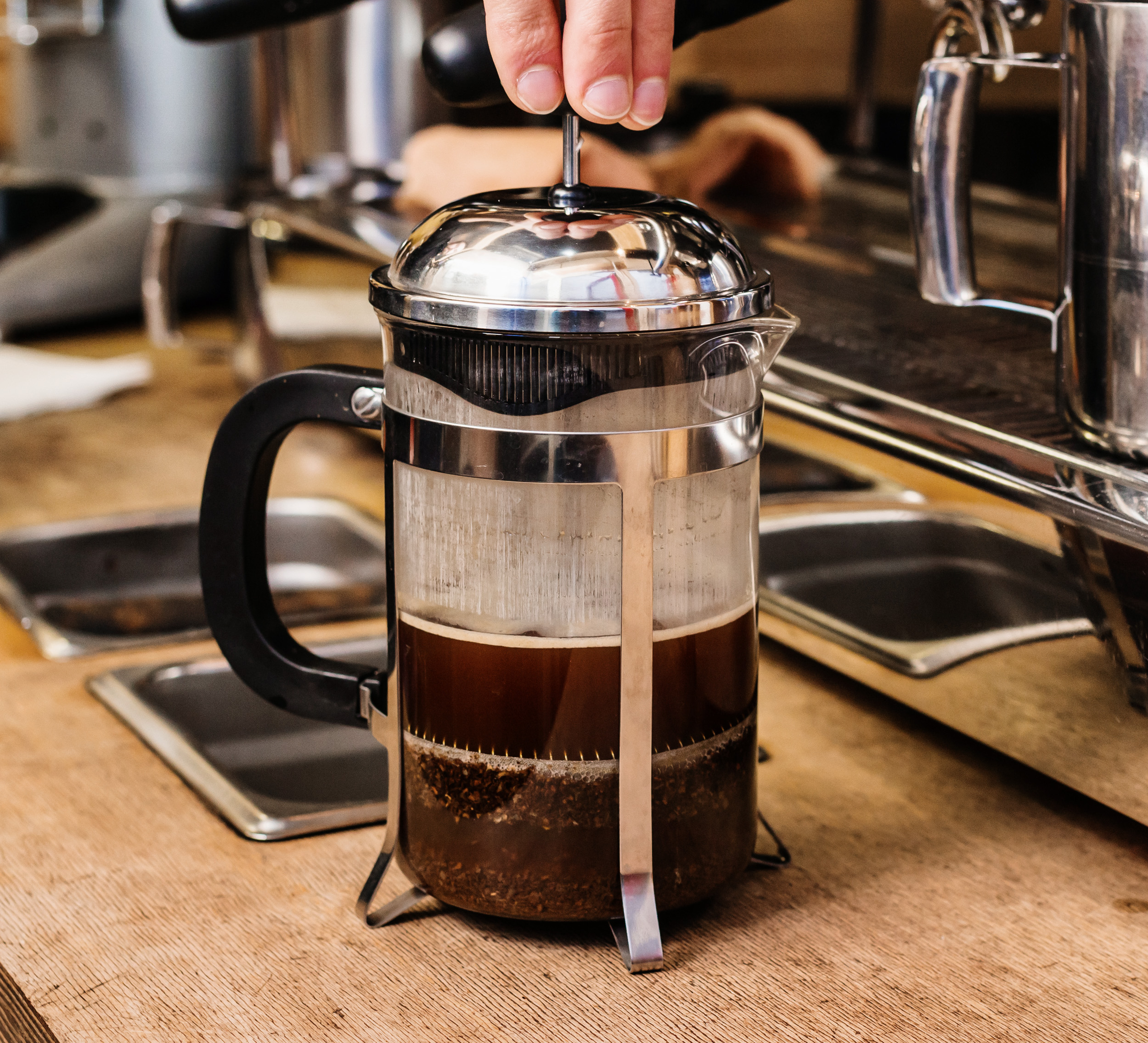 https://www.baristahustle.com/wp-content/uploads/2022/04/French-Press-Plunging.jpg